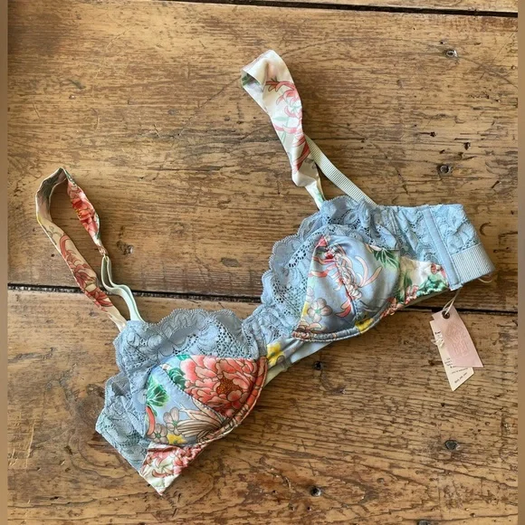 WE ARE HAH @ FREE PEOPLE Blue Floral Lace Bra - Women’s Size B 30-38 - New